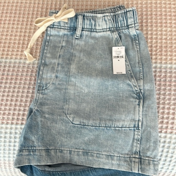 NWT GAP Denim Shorts - Picture 1 of 5